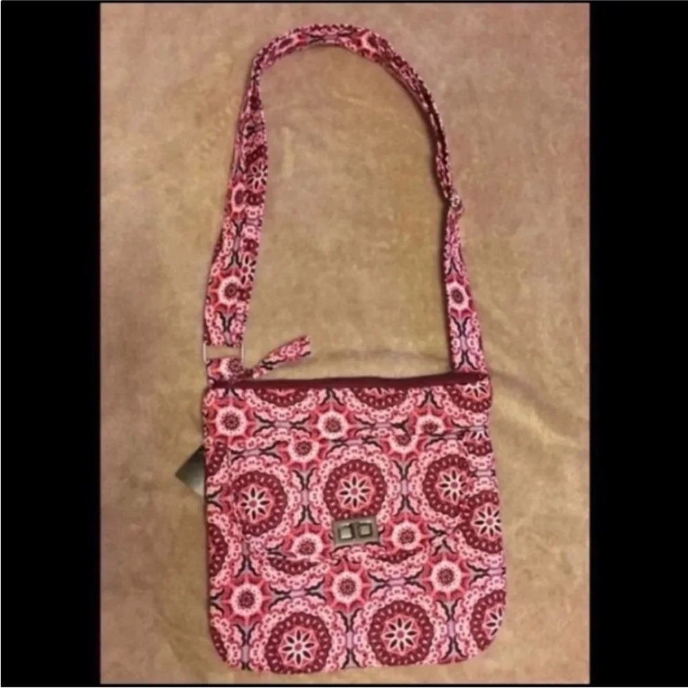 NEW! BEAUTIFUL Quilted Crossbody Bag